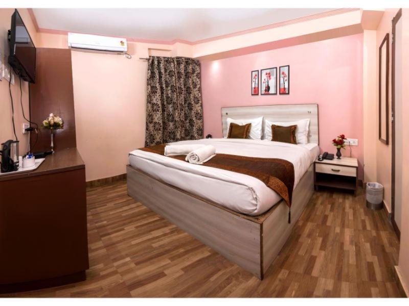 Hotel Bleue Mont Varanasi Ngoại thất bức ảnh